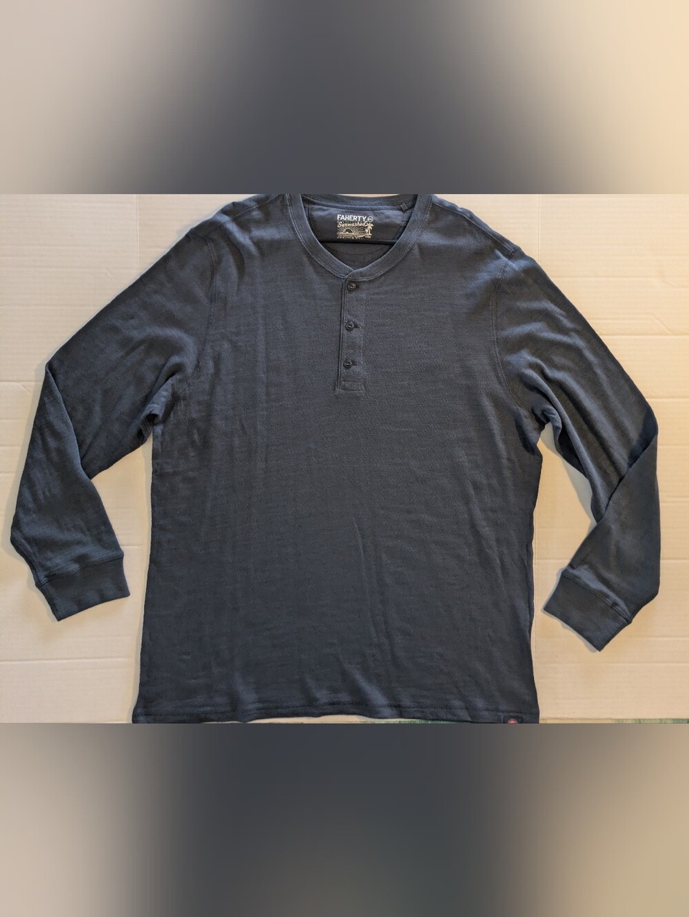 Faherty Men's Dark Blue Long-Sleeve Henley- XXL (NWOT)